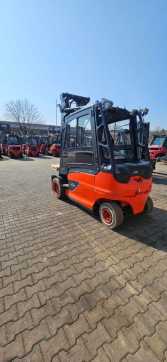 Chariot élévateur d'occasion LINDE E 40 HL-01/600 ELEKTRO VIERRADFRONTSTAPLER (13030160)