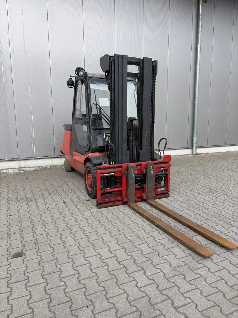 Chariot élévateur d'occasion LINDE E 48 P ELEKTRO VIERRADFRONTSTAPLER (13066365)
