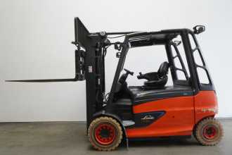 Chariot élévateur d'occasion LINDE E 50/600 HL ION 388 ELEKTRO VIERRADFRONTSTAPLER (13042070)