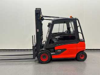 Chariot élévateur d'occasion LINDE E 50 HL-01/600 ELEKTRO VIERRADFRONTSTAPLER (13063216)