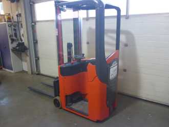 Chariot élévateur d'occasion LINDE E10 ELEKTRO DREIRADFRONTSTAPLER (13051009)