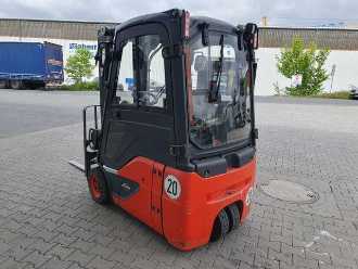 Chariot élévateur d'occasion LINDE E14 - 02 / Triplex: 4.00m! / SS / nur 1.777h! ELEKTRO VIERRADFRONTSTAPLER (13024743)