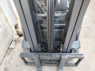 Chariot élévateur d'occasion LINDE E14 ELEKTRO DREIRADFRONTSTAPLER (13067320)