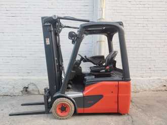Chariot élévateur d'occasion LINDE E14 EVO Litio ELEKTRO DREIRADFRONTSTAPLER (13066107)