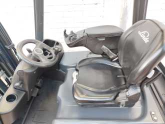 Chariot élévateur d'occasion LINDE E15-02 EVO ELEKTRO DREIRADFRONTSTAPLER (13045518)