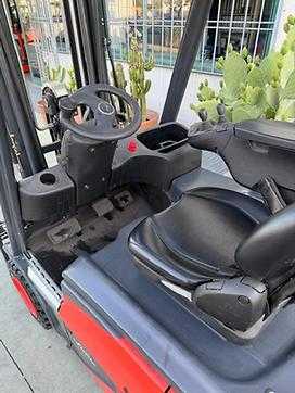 Chariot élévateur d'occasion LINDE E15-02 Evo ELEKTRO DREIRADFRONTSTAPLER (13057516)