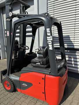 Chariot élévateur d'occasion LINDE E15 ELEKTRO DREIRADFRONTSTAPLER (13028906)