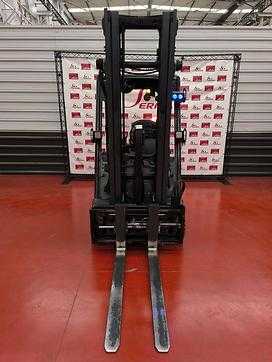 Chariot élévateur d'occasion LINDE E16  ELEKTRO DREIRADFRONTSTAPLER (13026388)