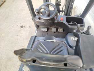 Chariot élévateur d'occasion LINDE E16-01 ELEKTRO DREIRADFRONTSTAPLER (13067375)