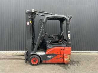 Chariot élévateur d'occasion LINDE E16-02 ELEKTRO DREIRADFRONTSTAPLER (13032310)