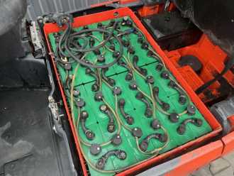 Chariot élévateur d'occasion LINDE E16-02 ELEKTRO DREIRADFRONTSTAPLER (13032310)