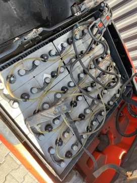 Chariot élévateur d'occasion LINDE E16-02 ELEKTRO DREIRADFRONTSTAPLER (13058673)