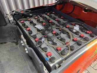Chariot élévateur d'occasion LINDE E16-02 ELEKTRO DREIRADFRONTSTAPLER (13063486)