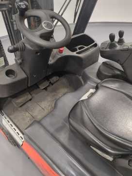 Chariot élévateur d'occasion LINDE E16-386-02 ELEKTRO DREIRADFRONTSTAPLER (13026960)