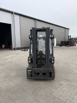 Chariot élévateur d'occasion LINDE E16C-02 ELEKTRO DREIRADFRONTSTAPLER (13073244)