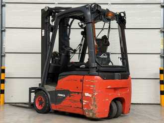 Chariot élévateur d'occasion LINDE E16C-02 ELEKTRO DREIRADFRONTSTAPLER (13074491)