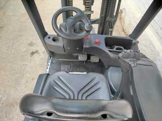 Chariot élévateur d'occasion LINDE E16C-02 EVO ELEKTRO DREIRADFRONTSTAPLER (13066010)