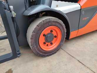 Chariot élévateur d'occasion LINDE E16C-02 EVO ELEKTRO DREIRADFRONTSTAPLER (13067339)