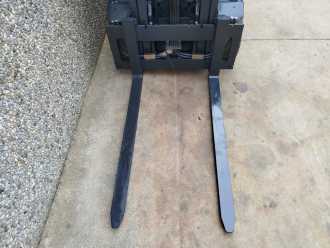 Chariot élévateur d'occasion LINDE E16C-02 EVO ELEKTRO DREIRADFRONTSTAPLER (13067339)