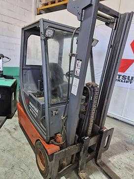 Chariot élévateur d'occasion LINDE E16C ELEKTRO DREIRADFRONTSTAPLER (13017688)