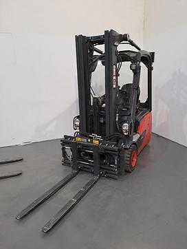Chariot élévateur d'occasion LINDE E16C ELEKTRO DREIRADFRONTSTAPLER (13050235)