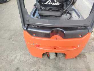 Chariot élévateur d'occasion LINDE E16C ELEKTRO DREIRADFRONTSTAPLER (13067334)