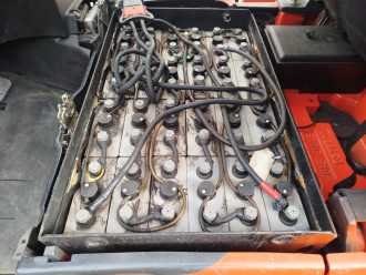 Chariot élévateur d'occasion LINDE E16C ELEKTRO DREIRADFRONTSTAPLER (13067334)