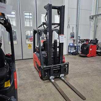 Chariot élévateur d'occasion LINDE E16C ELEKTRO DREIRADFRONTSTAPLER (13075833)