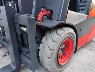 Chariot élévateur d'occasion LINDE E16C Litio ELEKTRO DREIRADFRONTSTAPLER (13067396)