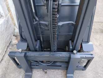 Chariot élévateur d'occasion LINDE E16C Litio ELEKTRO DREIRADFRONTSTAPLER (13067396)