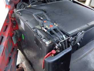 Chariot élévateur d'occasion LINDE E16C Litio ELEKTRO DREIRADFRONTSTAPLER (13067396)