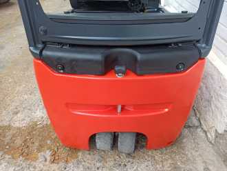 Chariot élévateur d'occasion LINDE E16H-02 EVO ELEKTRO DREIRADFRONTSTAPLER (13075190)