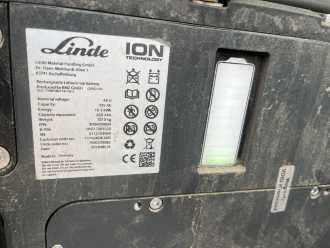Chariot élévateur d'occasion LINDE E16L-02 ELEKTRO DREIRADFRONTSTAPLER (13073442)