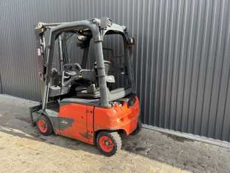 Chariot élévateur d'occasion LINDE E16P-02 ELEKTRO VIERRADFRONTSTAPLER (12974537)