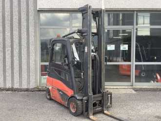 Chariot élévateur d'occasion LINDE E16P-02 ELEKTRO VIERRADFRONTSTAPLER (13053614) backdrop