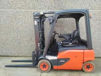 Chariot élévateur d'occasion LINDE E16P-02 EVO ELEKTRO VIERRADFRONTSTAPLER (13027434)