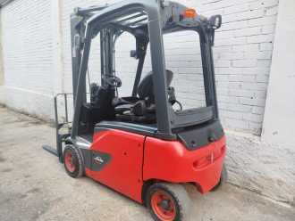 Chariot élévateur d'occasion LINDE E16P ELEKTRO VIERRADFRONTSTAPLER (13072715)