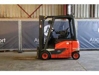 Chariot élévateur d'occasion LINDE E16PH-02 ELEKTRO VIERRADFRONTSTAPLER (13041263)