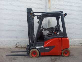 Chariot élévateur d'occasion LINDE E16PH EVO ELEKTRO VIERRADFRONTSTAPLER (13067309)