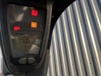Chariot élévateur d'occasion LINDE E18-01 ELEKTRO DREIRADFRONTSTAPLER (13075953)