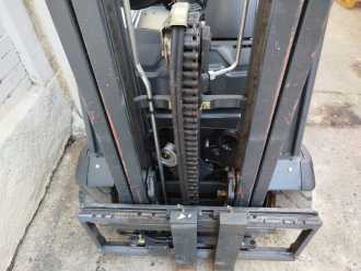 Chariot élévateur d'occasion LINDE E18-02 ELEKTRO DREIRADFRONTSTAPLER (13020342)