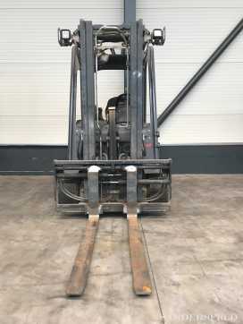 Chariot élévateur d'occasion LINDE E18-02 EVO ELEKTRO DREIRADFRONTSTAPLER (12879855)