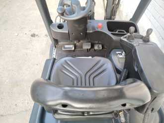 Chariot élévateur d'occasion LINDE E18C-02 Lion ELEKTRO DREIRADFRONTSTAPLER (13066670)