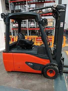 Chariot élévateur d'occasion LINDE E18L ELEKTRO DREIRADFRONTSTAPLER (12993568)