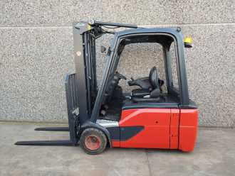 Chariot élévateur d'occasion LINDE E20L-01 EVO ELEKTRO DREIRADFRONTSTAPLER (13052578)