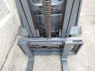 Chariot élévateur d'occasion LINDE E20L-02 EVO ELEKTRO DREIRADFRONTSTAPLER (13066671)