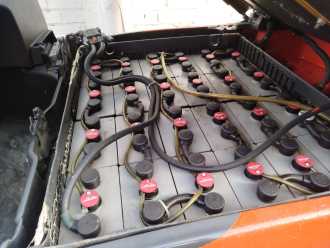 Chariot élévateur d'occasion LINDE E20L ELEKTRO DREIRADFRONTSTAPLER (13067292)