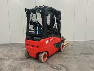 Chariot élévateur d'occasion LINDE E20PH ELEKTRO VIERRADFRONTSTAPLER (13028242)