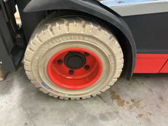 Chariot élévateur d'occasion LINDE E20PH ELEKTRO VIERRADFRONTSTAPLER (13028242)