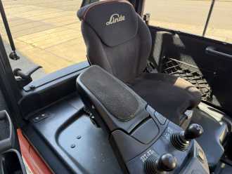 Chariot élévateur d'occasion LINDE E20PHL-02 ELEKTRO VIERRADFRONTSTAPLER (13062700)